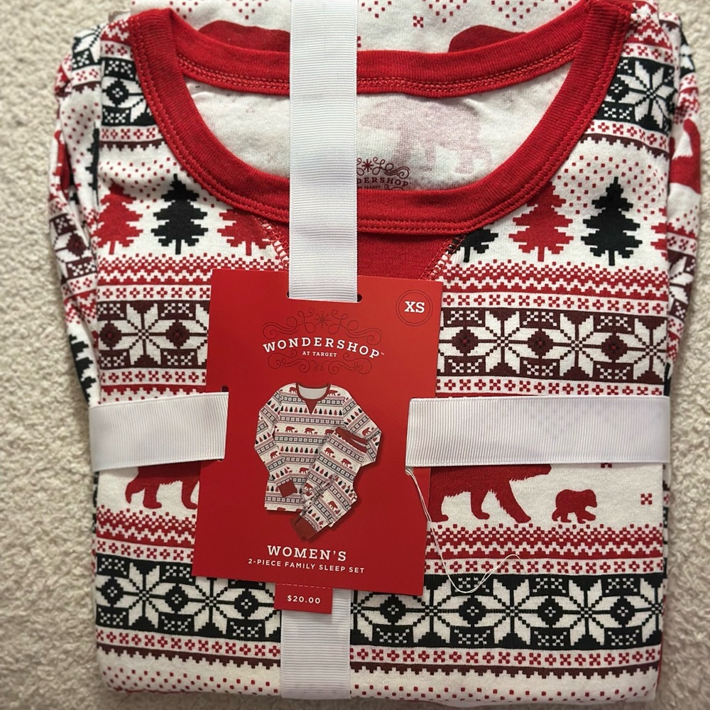 Wondershop Women's Red and White Holiday Pajama Set